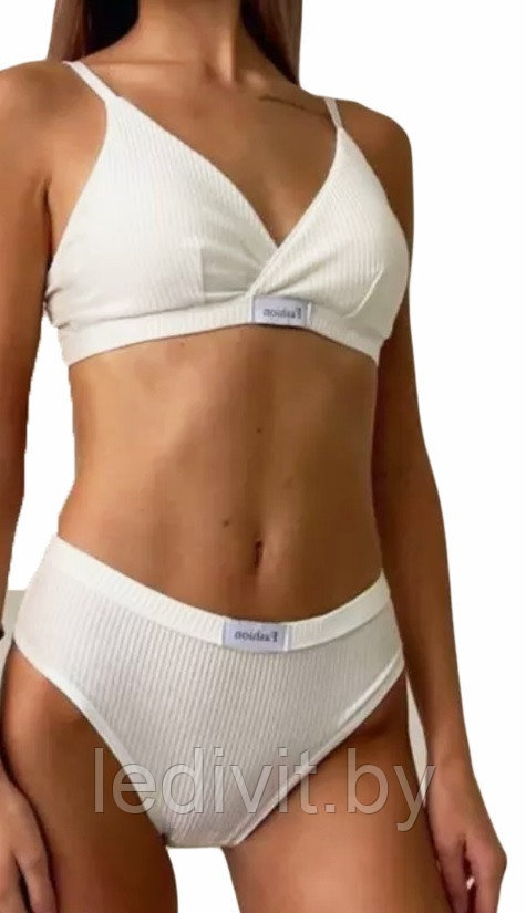Комплект нижнего белья в рубчик / топ и трусы- фото