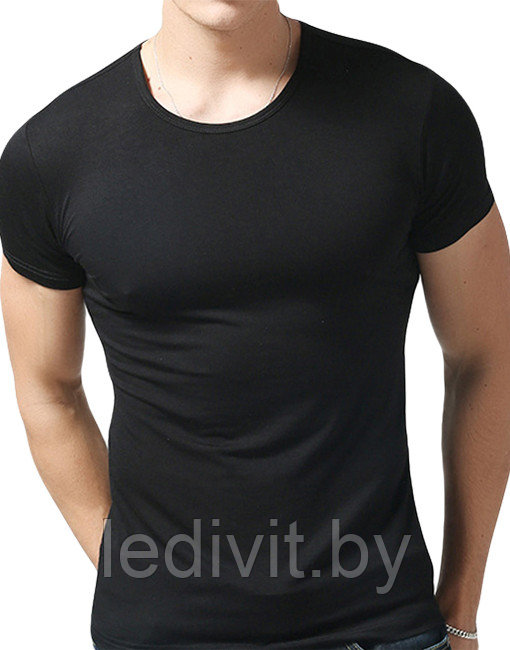 Чёрная мужская футболка- фото
